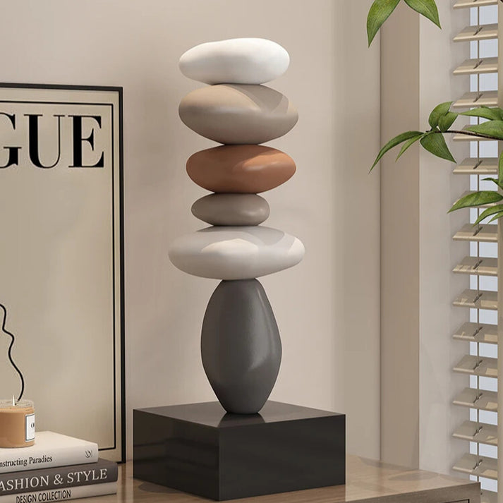 Stone sculpture with stacked elements – balance and calm