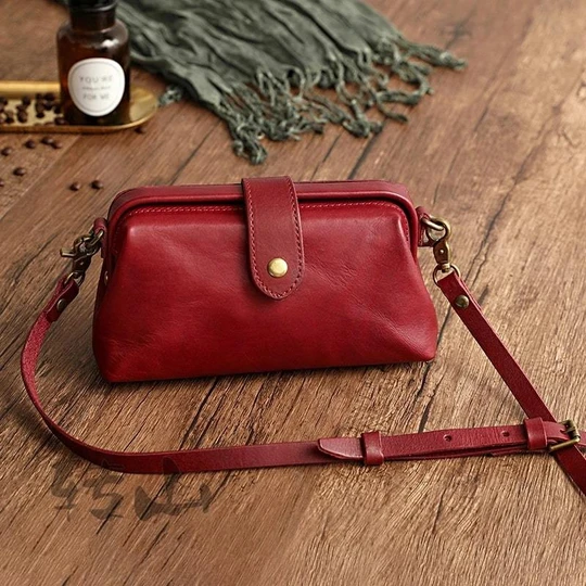Leder-Handtasche im Retro-Stil – Handgefertigt