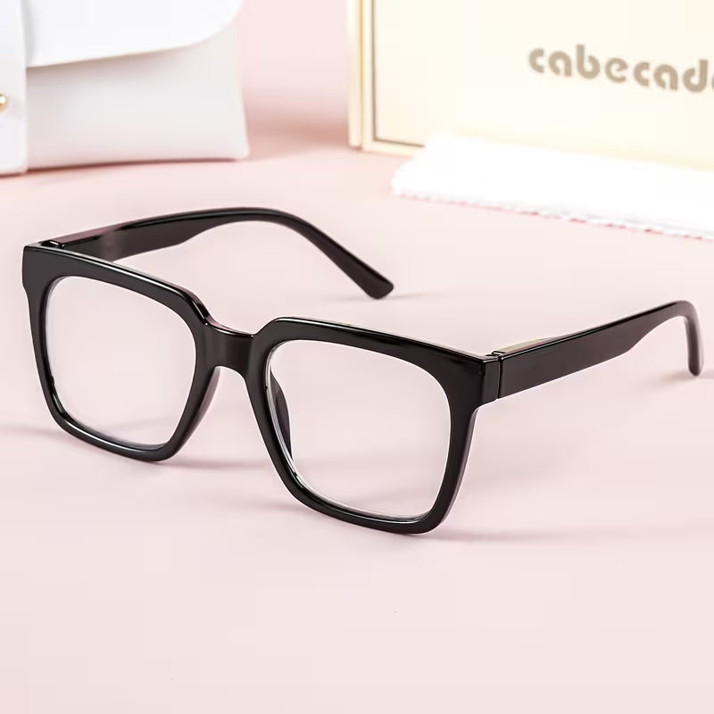 Reading glasses with blue light filter – oversized frame for all face shapes