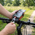 4-in-1 Fahrradlampe mit Handyhalterung, Powerbank und Hupe – USB aufladbar, IPX4