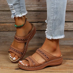 Orthopedic wedge sandals with arch support