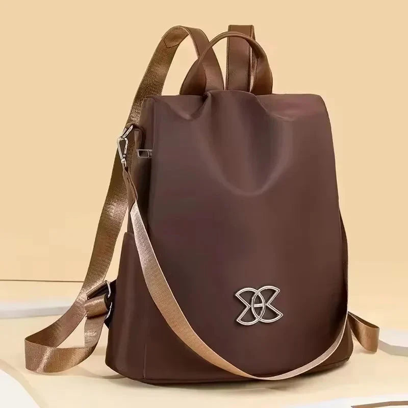 Never fear pickpockets again – The anti-theft backpack for style-conscious women