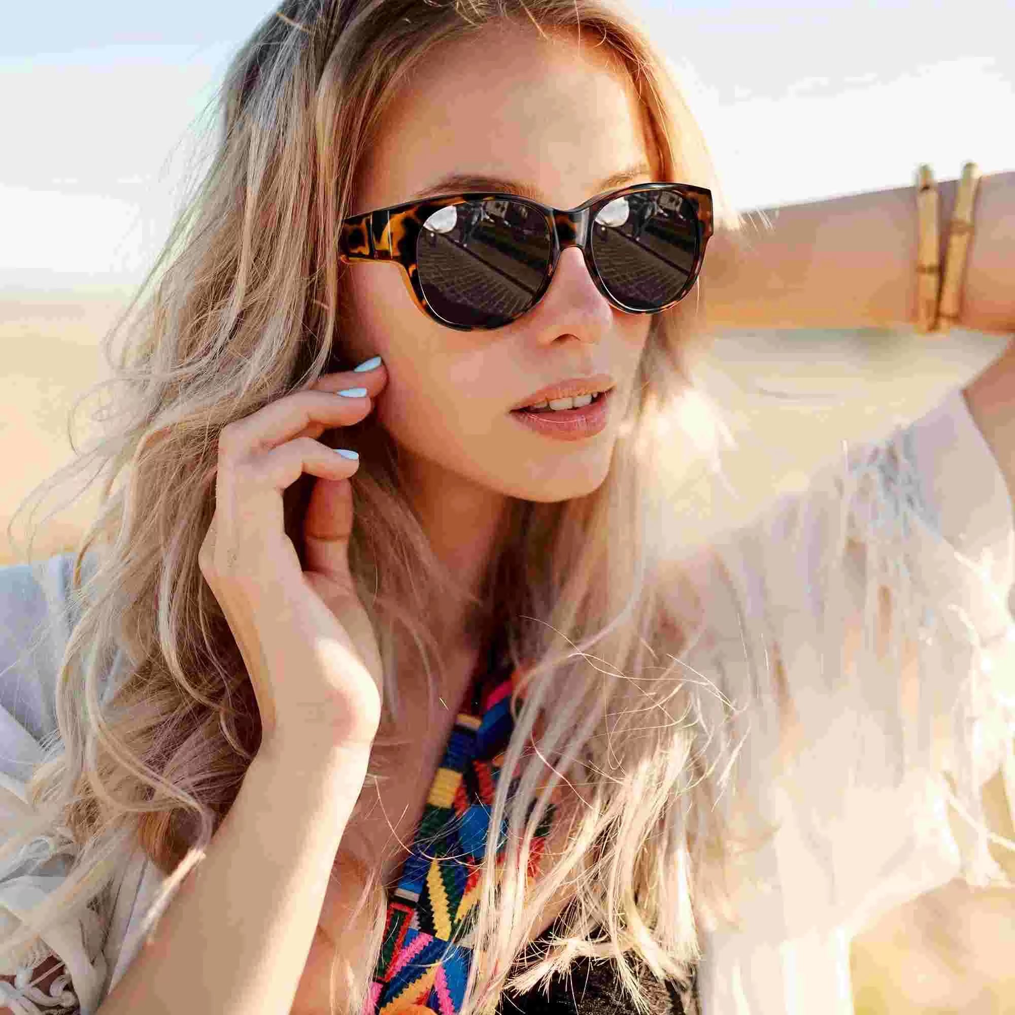 Polarized clip-on sunglasses for eyeglass wearers
