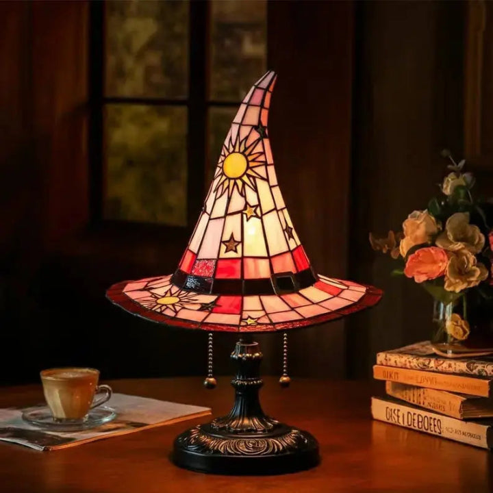 Hexenhut-Lampe Buntglas – Handgefertigt mit warmem Licht