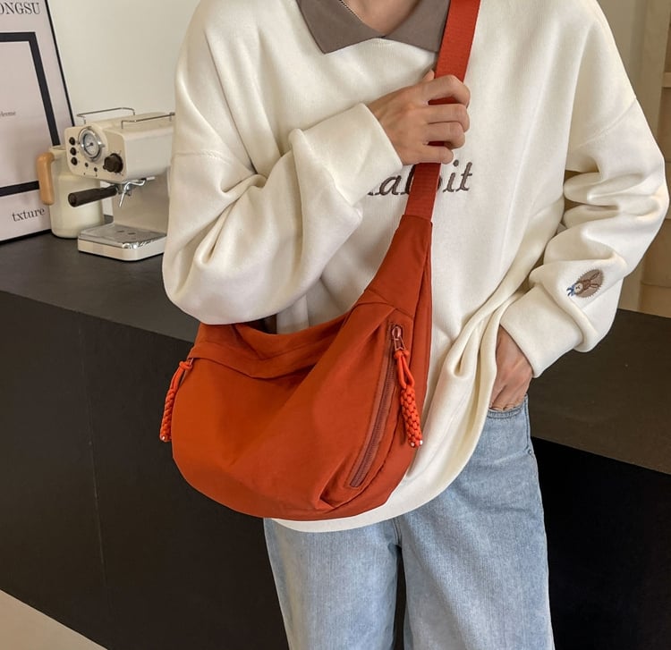 Nylon Crossbody Bag with Multiple Compartments – Lightweight and Practical