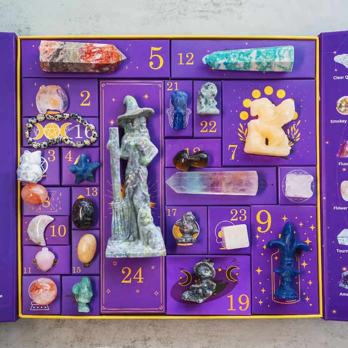 Kristall-Adventskalender mit 31 Edelsteinen und Hexenfigur