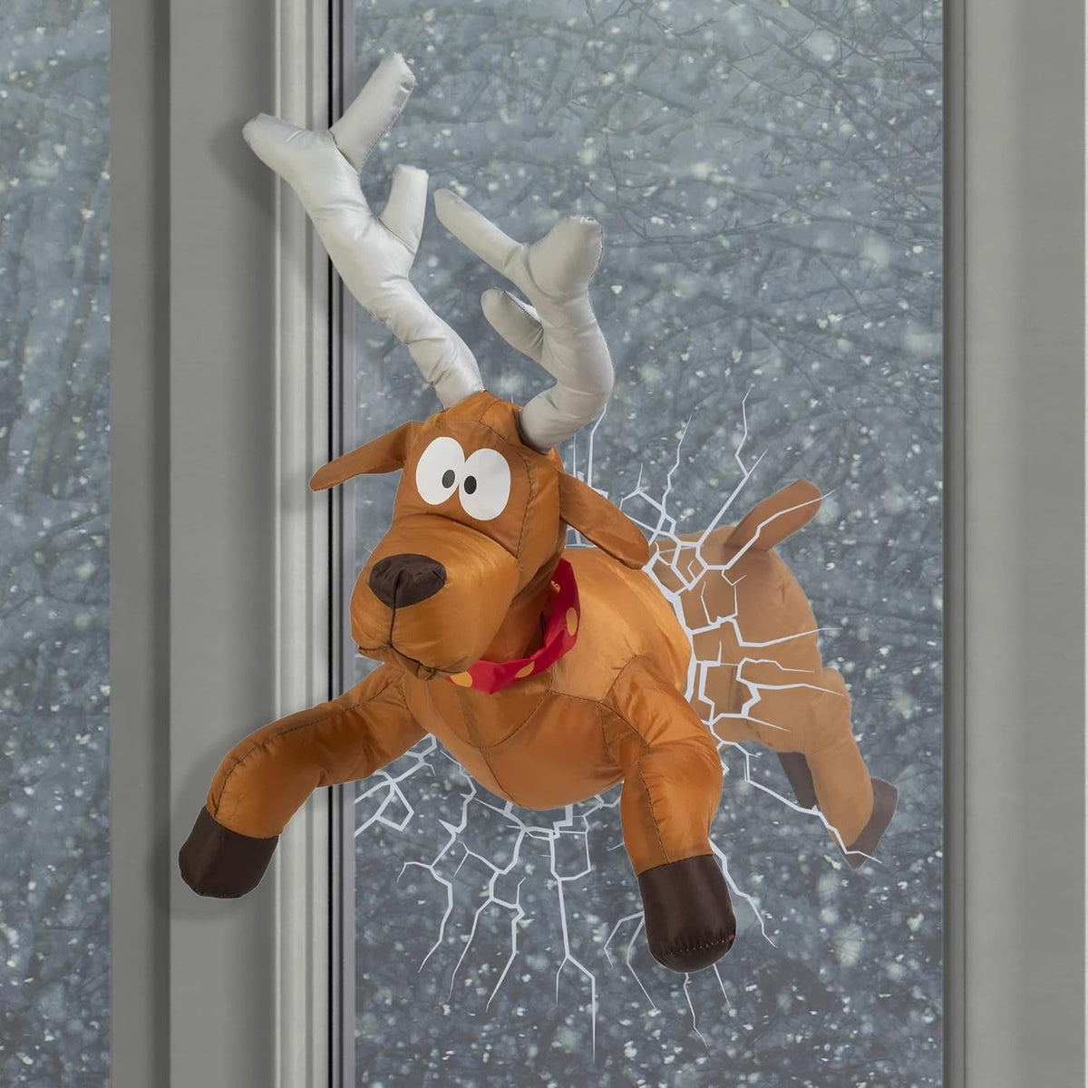 Santa Claus window decoration with crash effect, moves in response to sounds