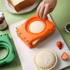 Sandwich maker with sealing function