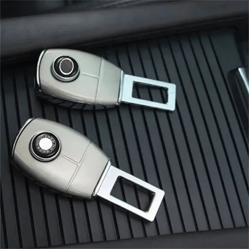 Seatbelt extension with locking mechanism