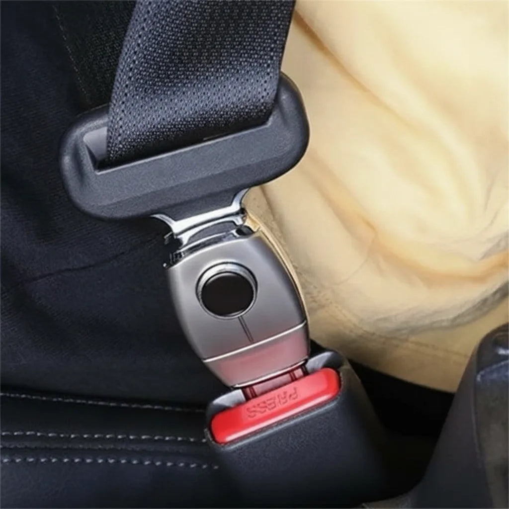 Seatbelt extension with locking mechanism