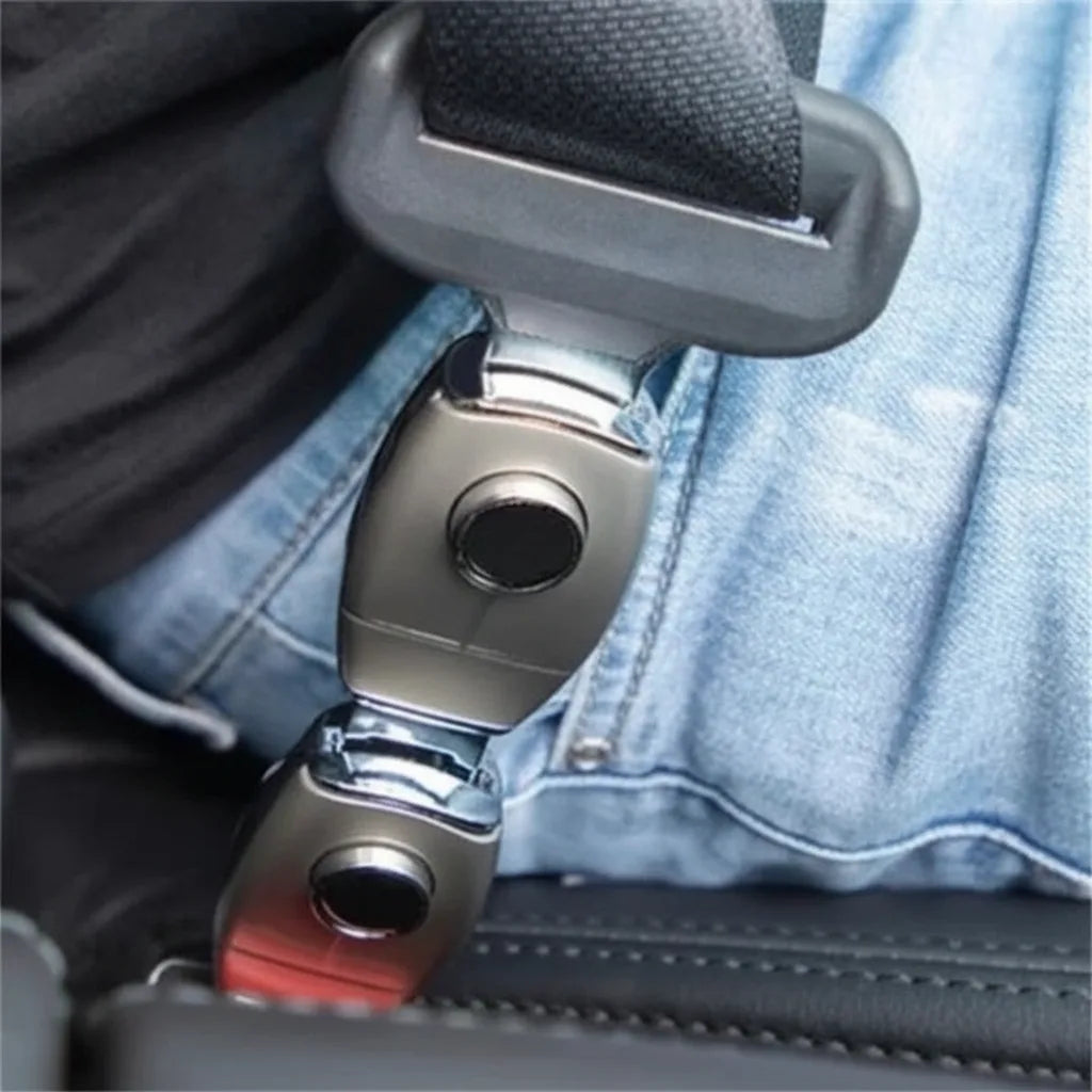 Seatbelt extension with locking mechanism