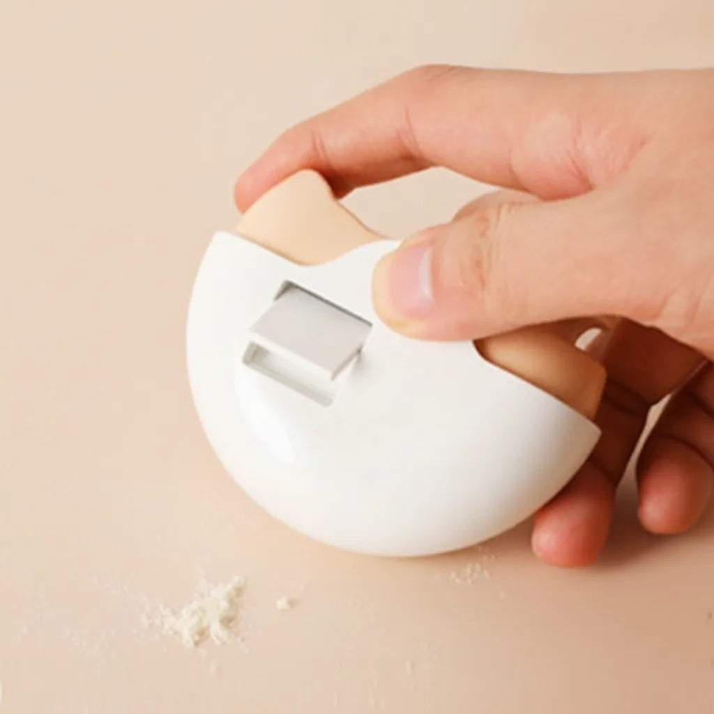 Electric nail clipper with integrated file