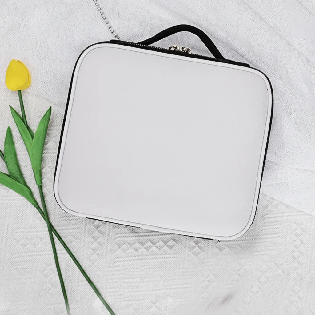 Kosmetiktasche mit LED-Spiegel und Fächern