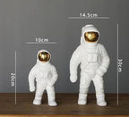 Astronaut Flower Vase – Decorative Figurine with Built-in Plant Compartment
