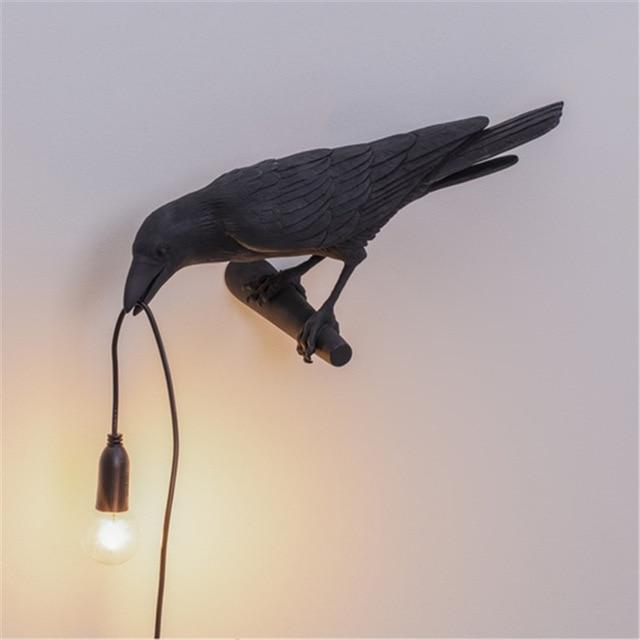 Raben-Tischlampe Harz mit Glühbirne
