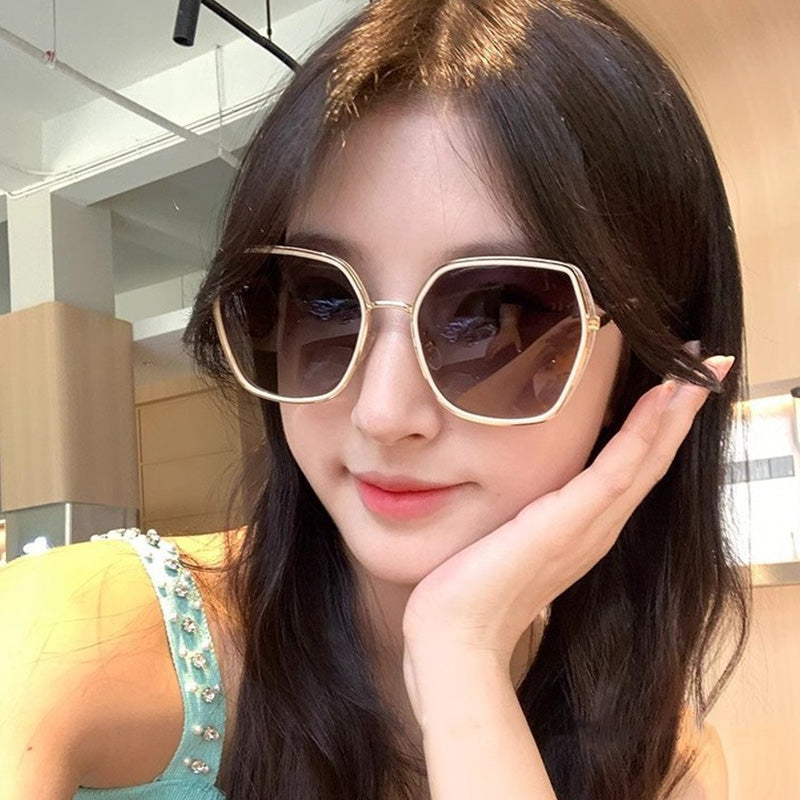 Oversized Sunglasses with Polarized Lenses