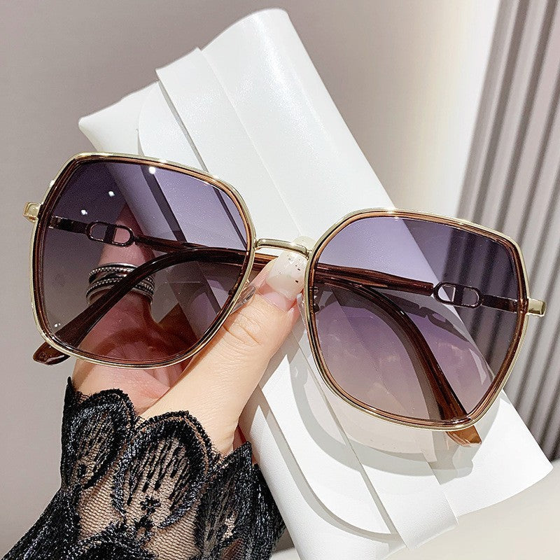 Oversized Sunglasses with Polarized Lenses