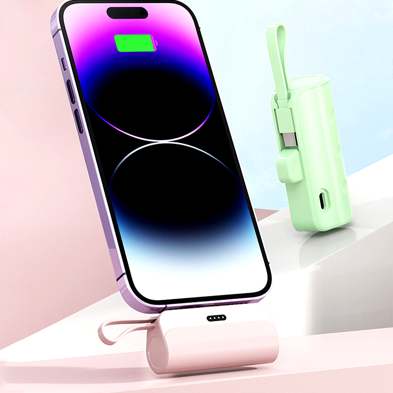 Power bank with integrated cables 10000 mAh
