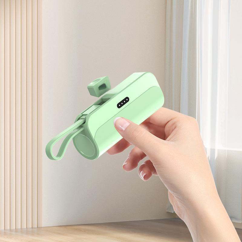 Power bank with integrated cables 10000 mAh