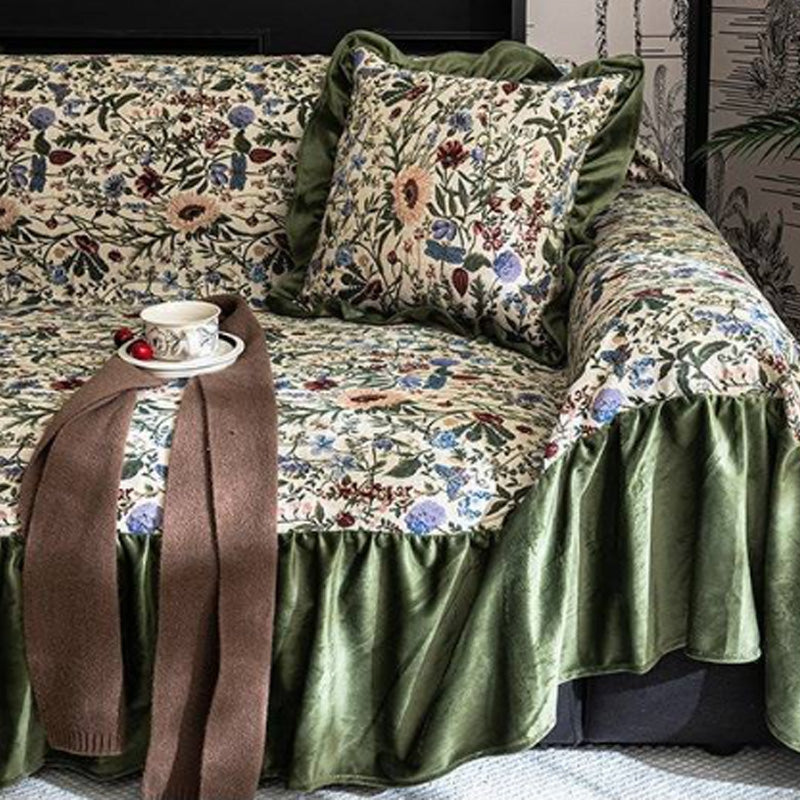 Universal Sofa Cover with Floral Pattern – Complete Protection