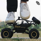 RC Truck 4WD Off-Road 1:12 with Dual Motor & 2.4 GHz Remote Control – up to 80 m