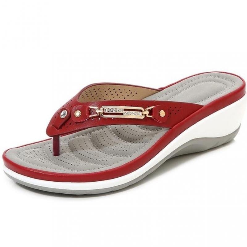 Women's sandals with heel strap
