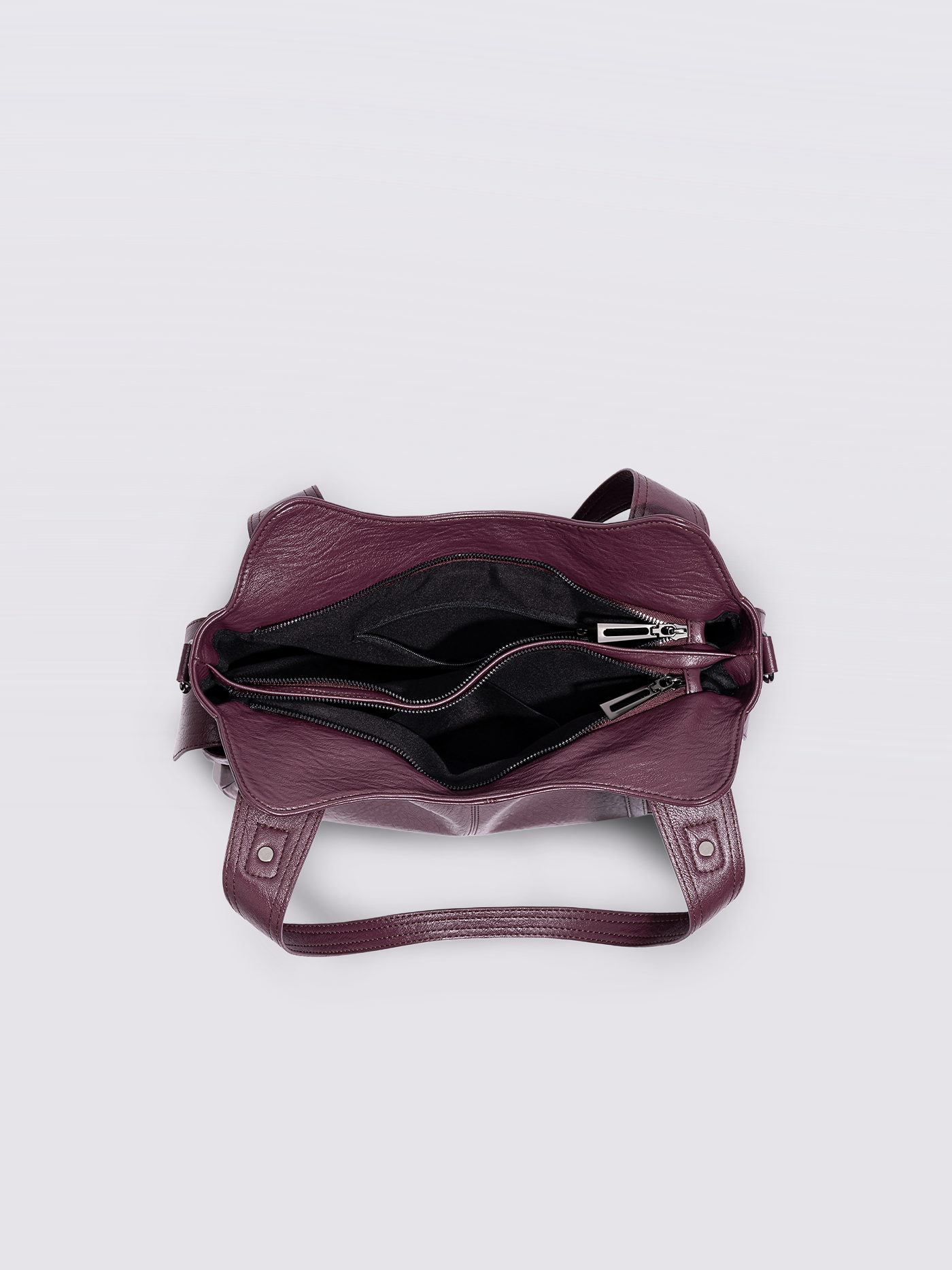 Handtasche mit Reißverschlusstaschen und abnehmbarem Trageriemen