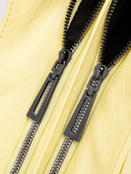 Handtasche mit Reißverschlusstaschen und abnehmbarem Trageriemen