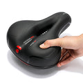 Ergonomischer Fahrradsattel mit Polsterung und Reflektorstreifen