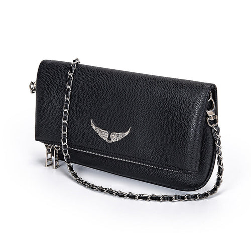 Clutch mit Strassstein-Details und Kettenschulterriemen